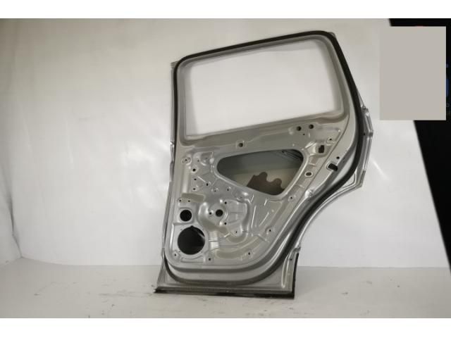 bontott VW TIGUAN Jobb hátsó Ajtó (Részeivel)