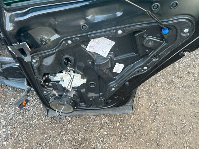 bontott VW TIGUAN Jobb hátsó Ajtó (Részeivel)