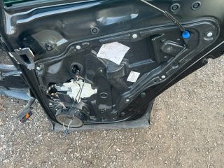 bontott VW TIGUAN Jobb hátsó Ajtó (Részeivel)