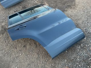 bontott VW TIGUAN Jobb hátsó Ajtó (Részeivel)