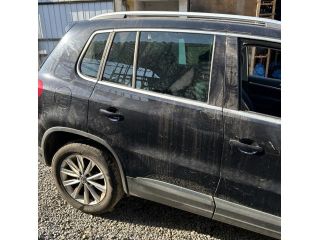bontott VW TIGUAN Jobb hátsó Ajtó (Üres lemez)