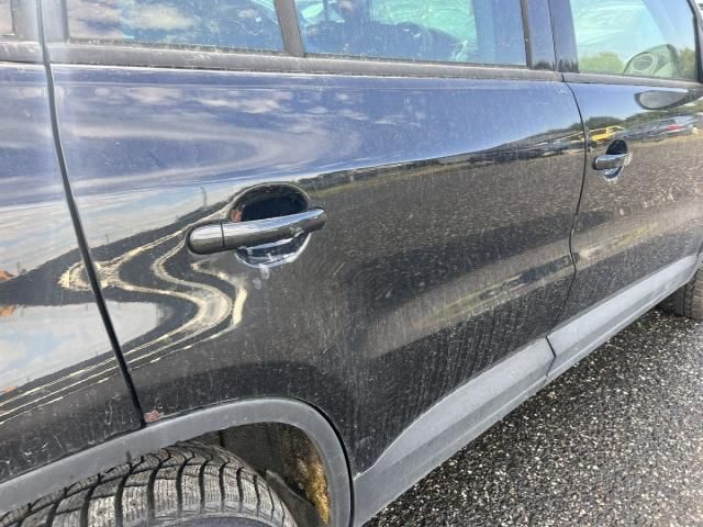 bontott VW TIGUAN Jobb hátsó Ajtó (Üres lemez)