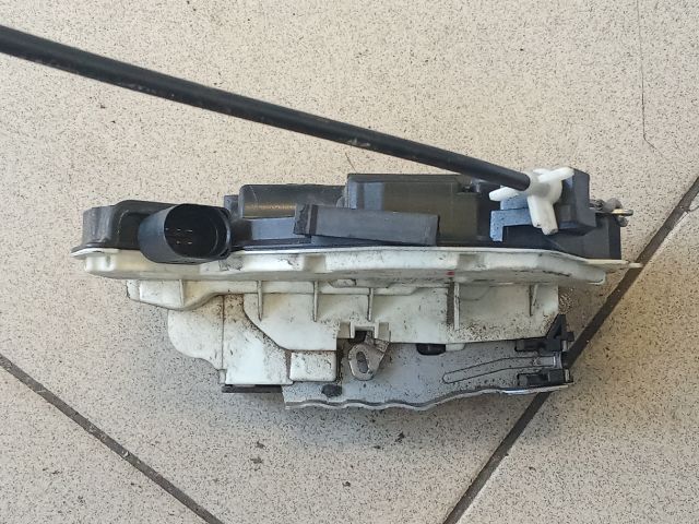 bontott VW TIGUAN Jobb hátsó Ajtózár