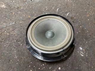 bontott VW TIGUAN Jobb hátsó Hangszóró