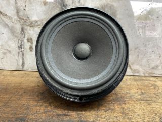 bontott VW TIGUAN Jobb hátsó Hangszóró