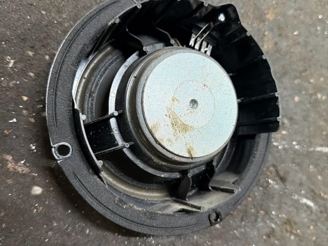 bontott VW TIGUAN Jobb hátsó Hangszóró