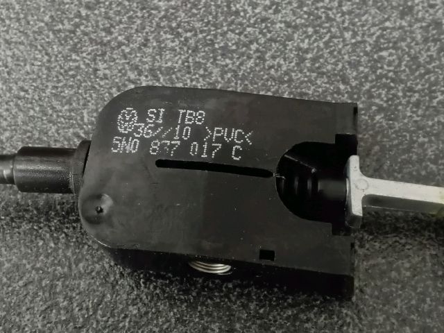 bontott VW TIGUAN Jobb hátsó Kilincs Bowden