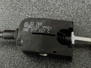 bontott VW TIGUAN Jobb hátsó Kilincs Bowden