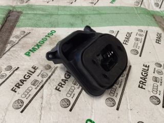 bontott VW TIGUAN Jobb Hátsó Lámpa Foglalat