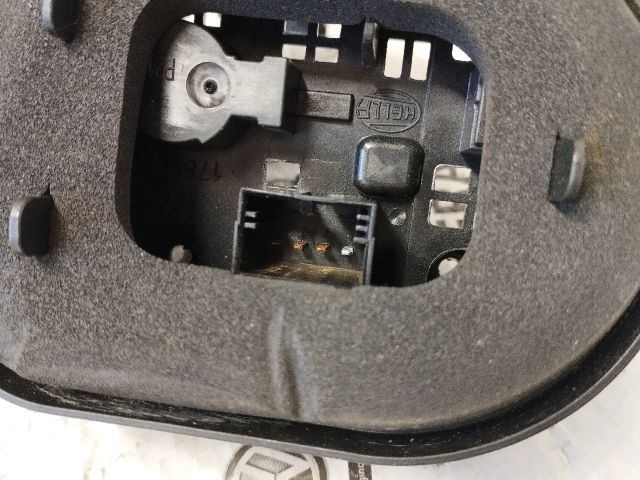 bontott VW TIGUAN Jobb Hátsó Lámpa Foglalat