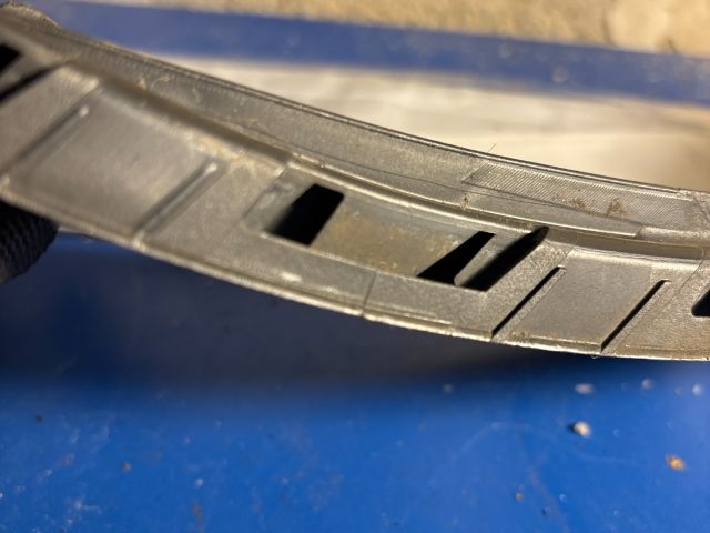 bontott VW TIGUAN Jobb hátsó Oldal Lökhárító Tartó (Műanyag)