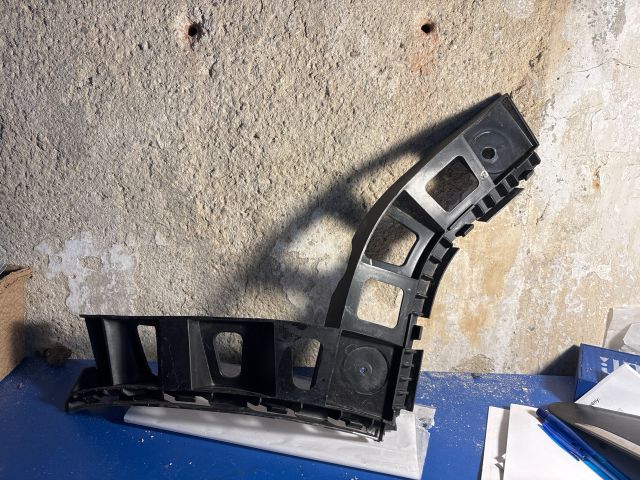 bontott VW TIGUAN Jobb hátsó Oldal Lökhárító Tartó (Műanyag)