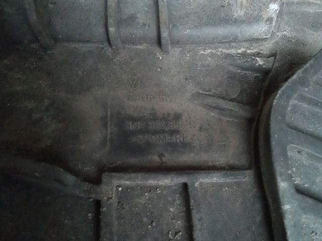 bontott VW TIGUAN Jobb hátsó Sárvédő Gumi