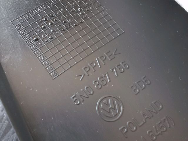 bontott VW TIGUAN Jobb hátsó Ülés melletti Kárpit