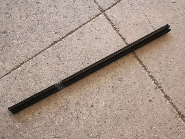 bontott VW TIGUAN Jobb hátsó Vízlehúzó Gumicsík