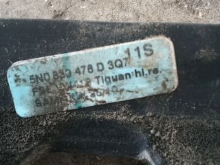 bontott VW TIGUAN Jobb hátsó Vízlehúzó Gumicsík