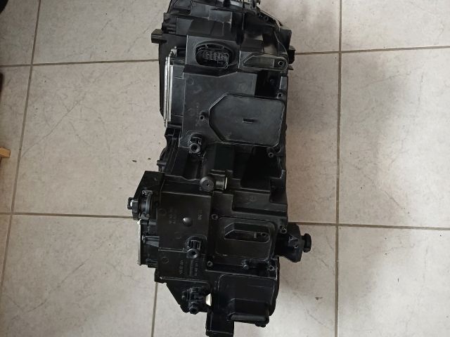 bontott VW TIGUAN Jobb Ledes Fényszóró