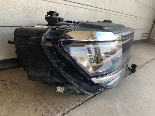 bontott VW TIGUAN Jobb Ledes Fényszóró