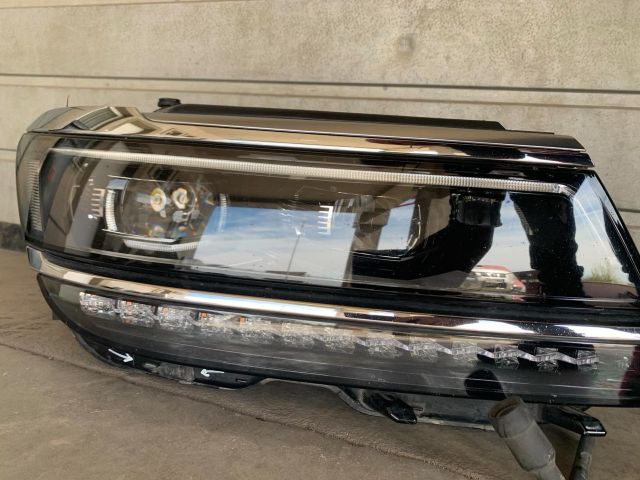 bontott VW TIGUAN Jobb Ledes Fényszóró