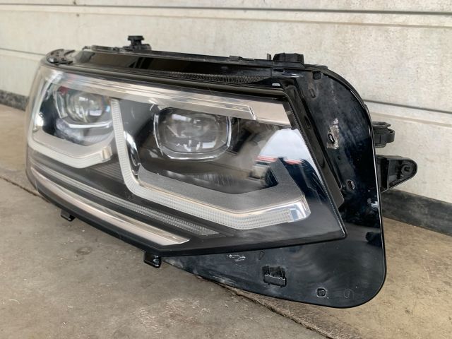 bontott VW TIGUAN Jobb Ledes Fényszóró