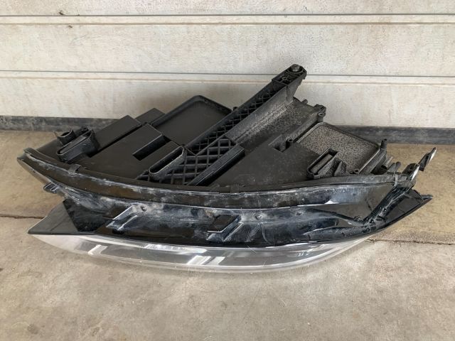 bontott VW TIGUAN Jobb Ledes Fényszóró