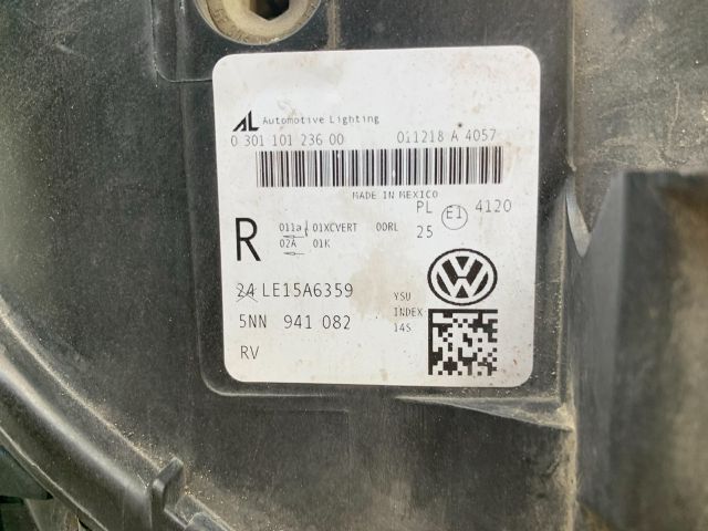 bontott VW TIGUAN Jobb Ledes Fényszóró