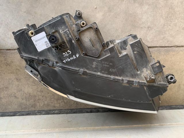 bontott VW TIGUAN Jobb Ledes Fényszóró