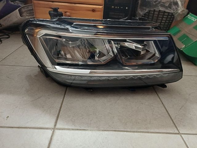 bontott VW TIGUAN Jobb Ledes Fényszóró