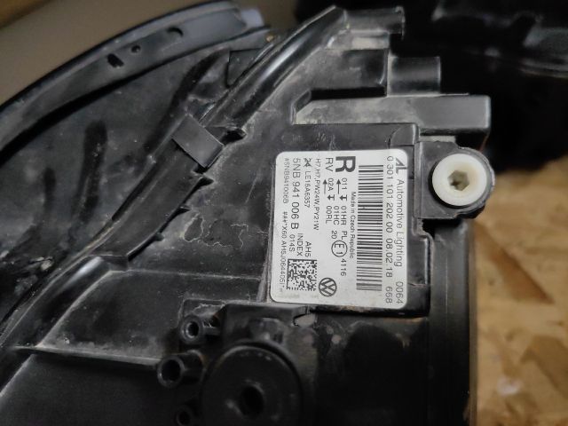 bontott VW TIGUAN Jobb Ledes Fényszóró