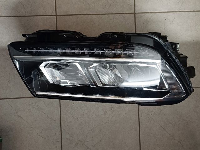 bontott VW TIGUAN Jobb Ledes Fényszóró