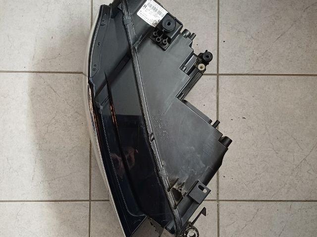 bontott VW TIGUAN Jobb Ledes Fényszóró