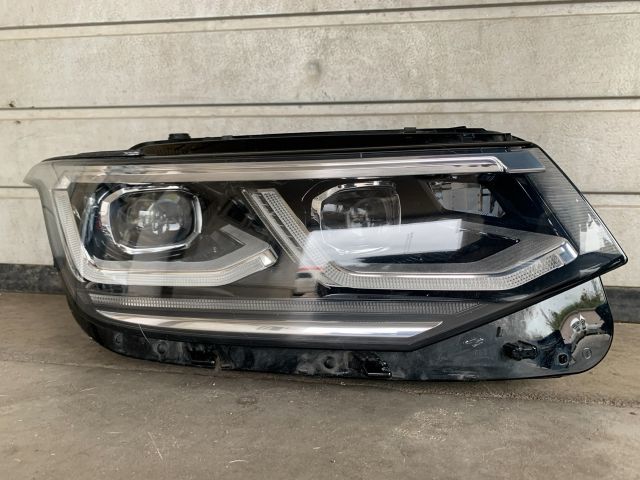 bontott VW TIGUAN Jobb Ledes Fényszóró