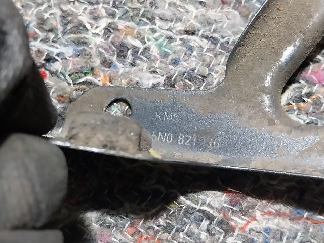 bontott VW TIGUAN Jobb Sárvédő Oldaltartó