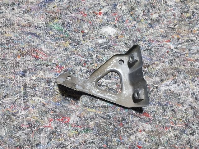 bontott VW TIGUAN Jobb Sárvédő Oldaltartó