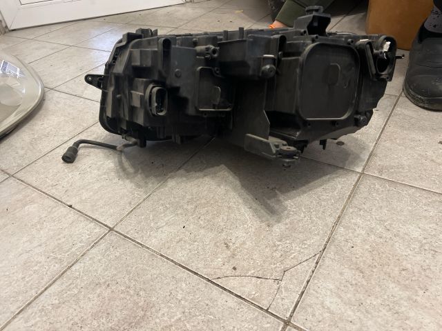 bontott VW TIGUAN Jobb Xenon Fényszóró