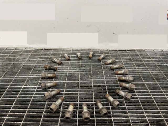 bontott VW TIGUAN Kerék Csavar Szett