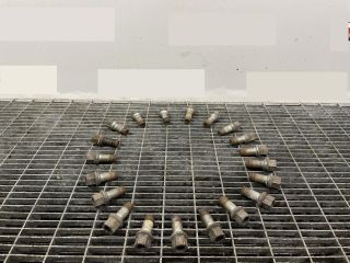 bontott VW TIGUAN Kerék Csavar Szett