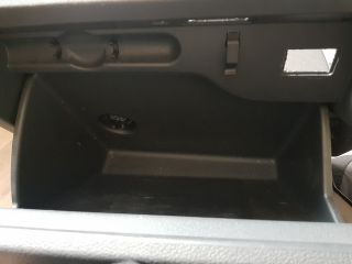 bontott VW TIGUAN Kesztyűtartó Ajtó