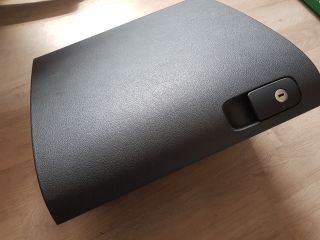 bontott VW TIGUAN Kesztyűtartó Ajtó