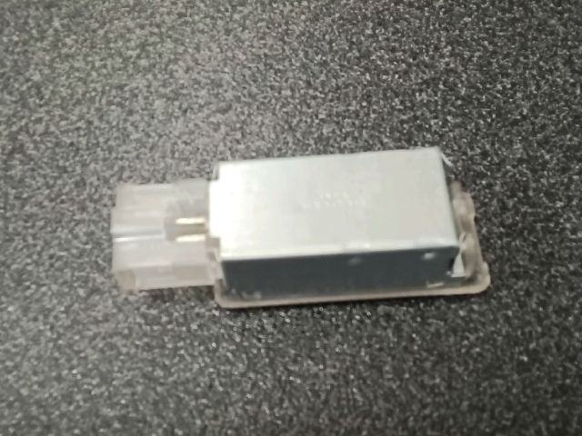 bontott VW TIGUAN Kesztyűtartó Világítás