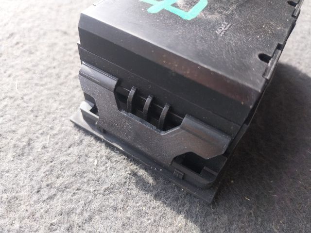 bontott VW TIGUAN Kézifék Kapcsoló