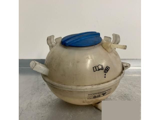 bontott VW TIGUAN Kiegyenlítő Tartály