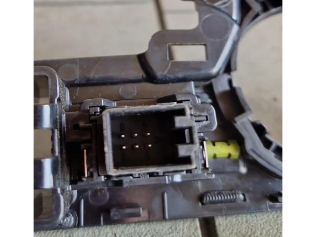 bontott VW TIGUAN Középkonzol Keret