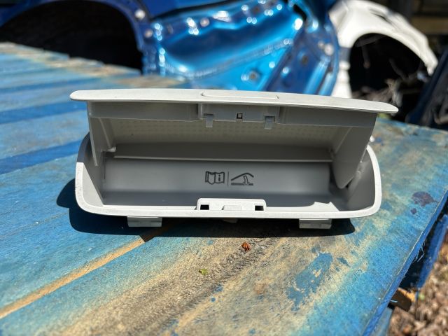 bontott VW TIGUAN Középső Szemüvegtartó