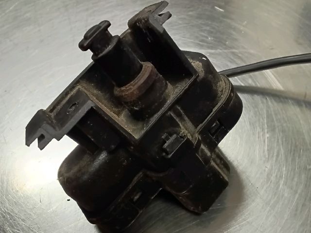 bontott VW TIGUAN Központizár Motor Tankajtó