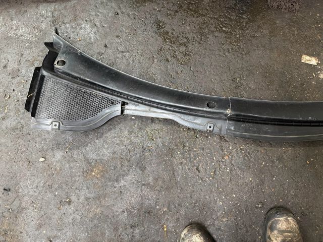 bontott VW TIGUAN Levélrács