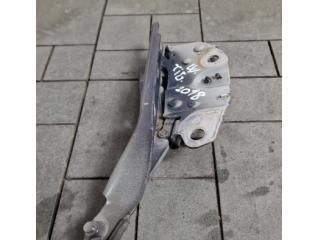 bontott VW TIGUAN Motorháztető Jobb Zsanér