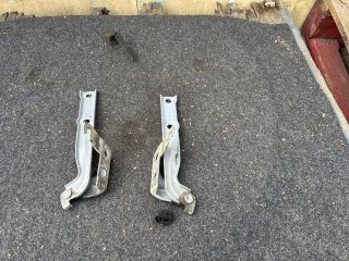 bontott VW TIGUAN Motorháztető Jobb Zsanér