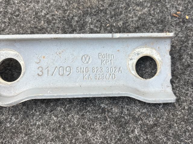 bontott VW TIGUAN Motorháztető Jobb Zsanér