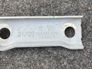 bontott VW TIGUAN Motorháztető Jobb Zsanér